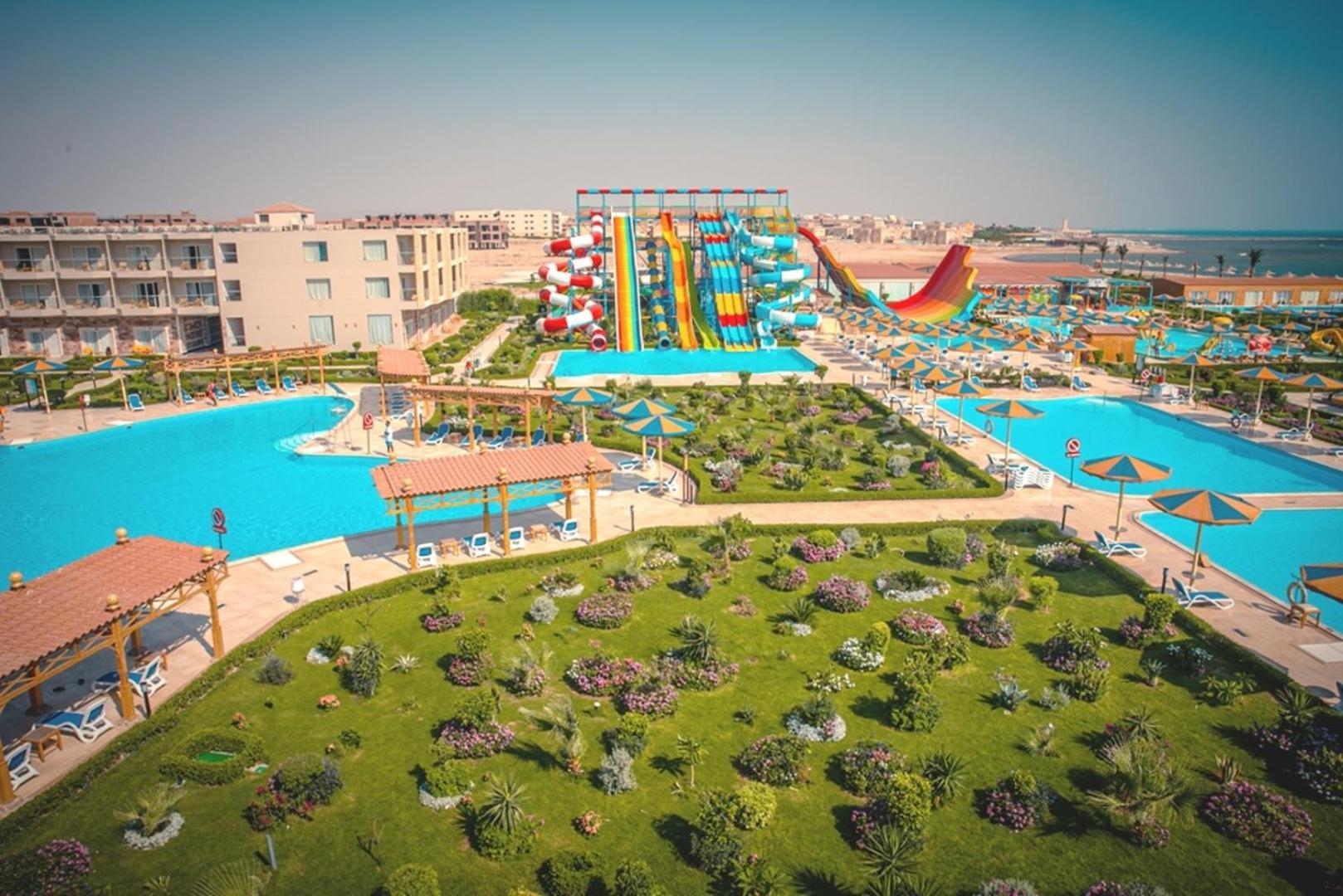 Resort Hawaii Paradise Aqua Park - Families And Couples Only